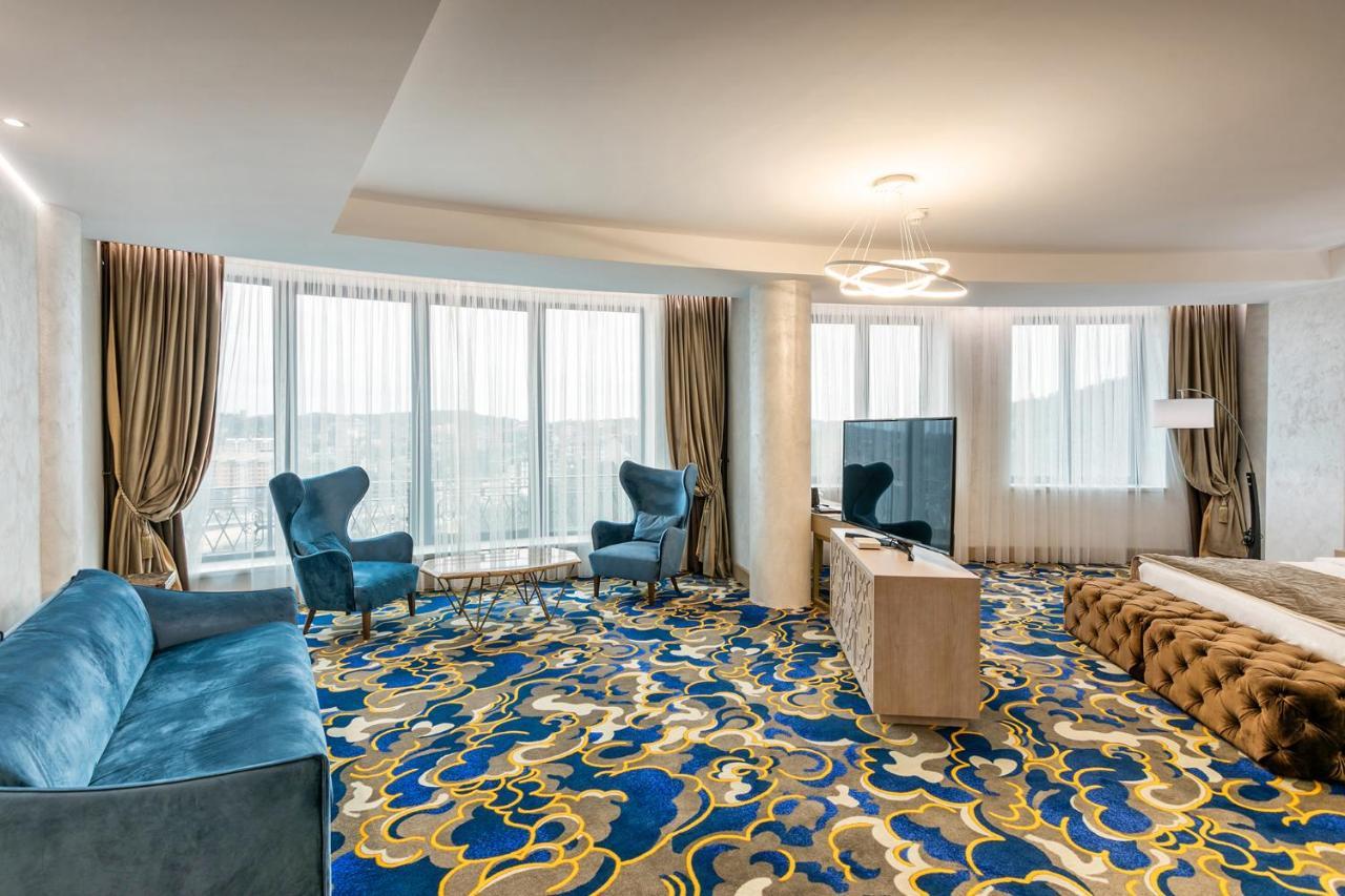 A Hoteli - Grand&Sky Hotel Tornik 즐라티보 외부 사진 A carpet in a hotel room